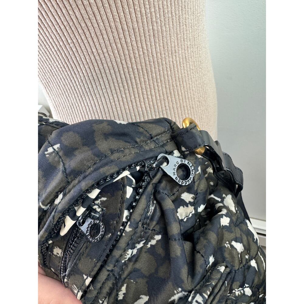 Marc By Marc Jacobs Handbag Black Gray Camo Double Handle Shoulder Barrel Bag - Picture 9 of 9